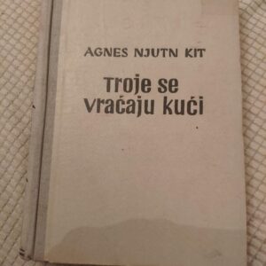 110733496_602c527f0e5f81-32284778IMG_20210216_23.jpg Troje se Vracaju Kuci - Agnes Njutn Kit