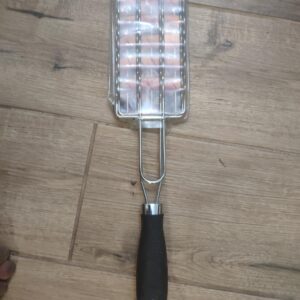 drzac za pecenje kobasica na rostilju