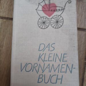 129063876_61c2629bf34288-51191446IMG_20211222_00.jpg Das Kleine Vornamenbuch