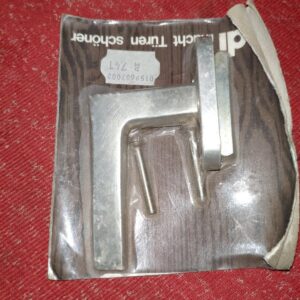 129262250_61c704ad29d031-5764937561c704953aee03-.jpg metalna kvaka za prozor sa cetvrtkom
