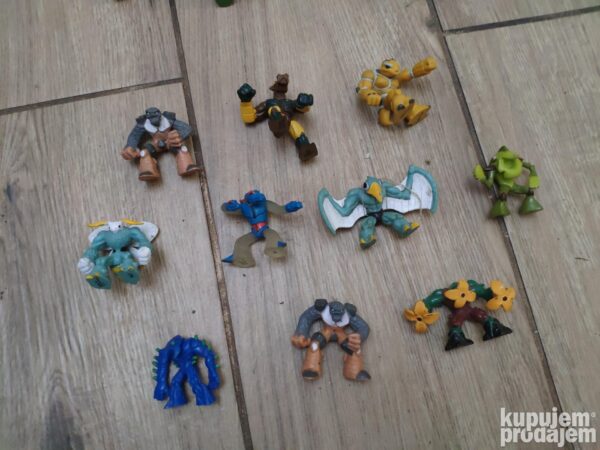 133405883_63694d6f7427b1-25697103IMG_20221107_19.jpg figure invizimals 10 komada
