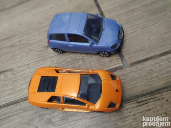 143314045_635eebb112bc30-04642065IMG_20221030_19.jpg burago automobili 1/43