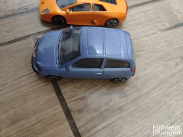 143314045_635eebb1609754-14134571IMG_20221030_19.jpg burago automobili 1/43