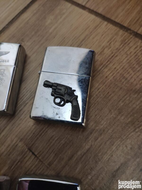146523794_63c3414a5ae428-23812970IMG_20230114_22.jpg benzinski upaljaci model ZIPPO