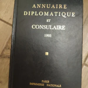 152337504_64727cbde6d0f4-65273480IMG_20230527_23.webp Annuaire Diplomatique et Consulaire 1993 Paris