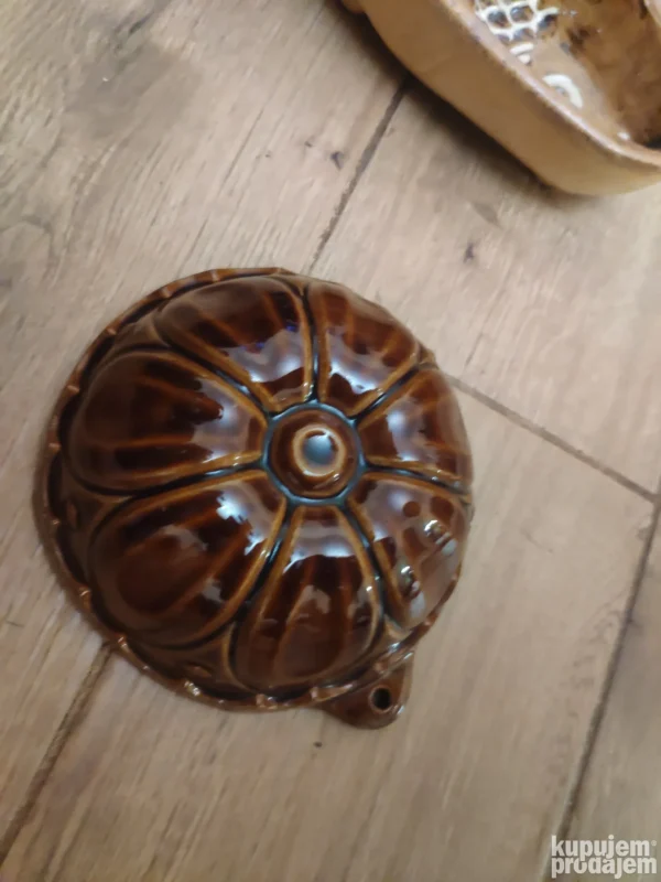 153821402_649e01db2c6db8-17274332IMG_20230629_23.webp keramicka posuda modla u obliku cveta