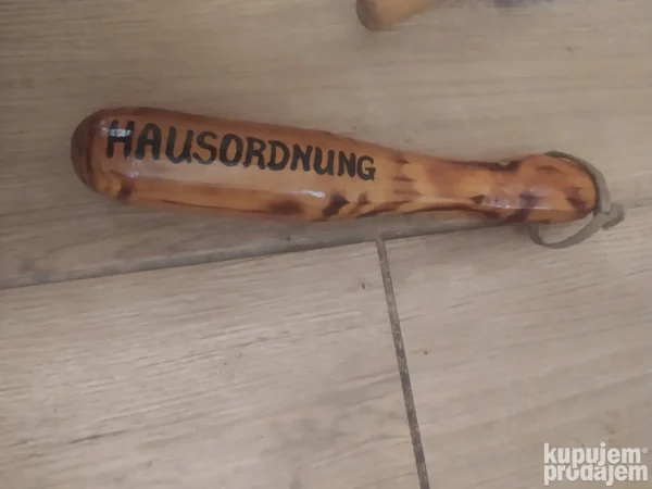 Simpatican drveni otvarac za flase HAUSORDNUNG