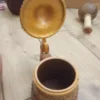 drvena krigla sa poklopcem