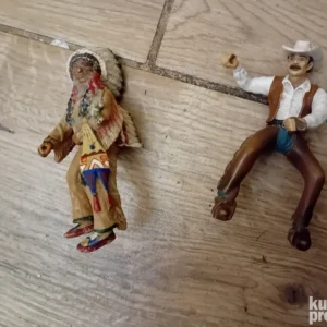 156929020_6504e1a19aa681-6504046420230915_235533.webp figure kauboja i indijanca Schleich Wild West