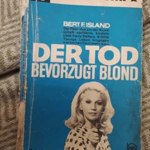 157784682_651fa2712db6d4-54459105IMG_20231004_22.webp Der Tod - Bevorzugt Blond