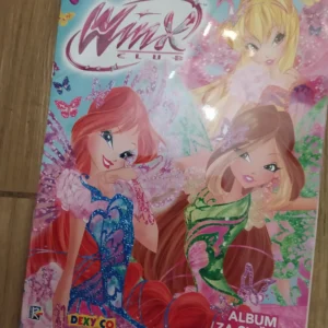 159038204_6547675b752af3-69729970IMG_20231105_09.webp Album za slicice WINX sezona 7