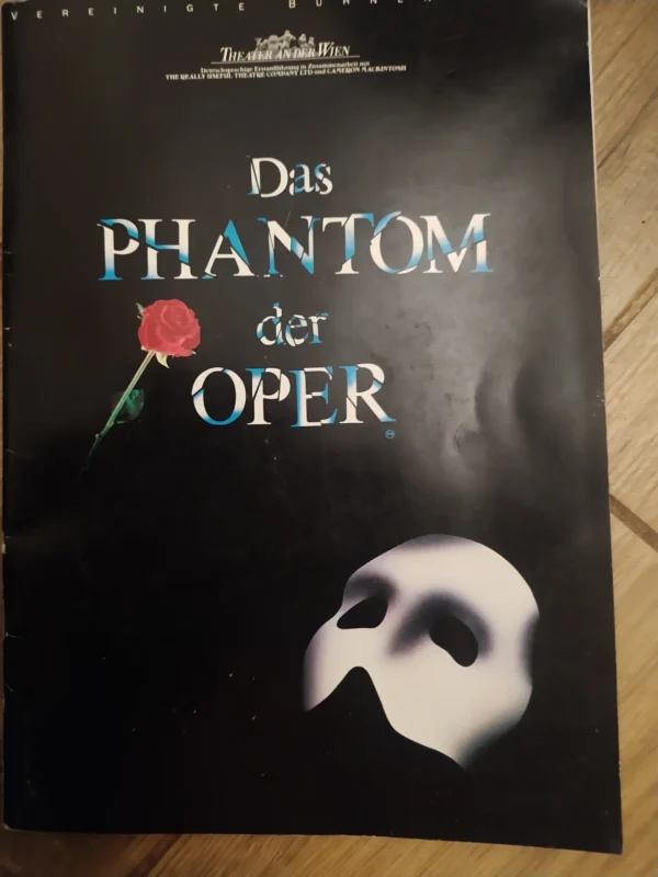 162540302_65b636827303e5-71610461IMG_20240127_19.webp Das PHANTOM der OPer