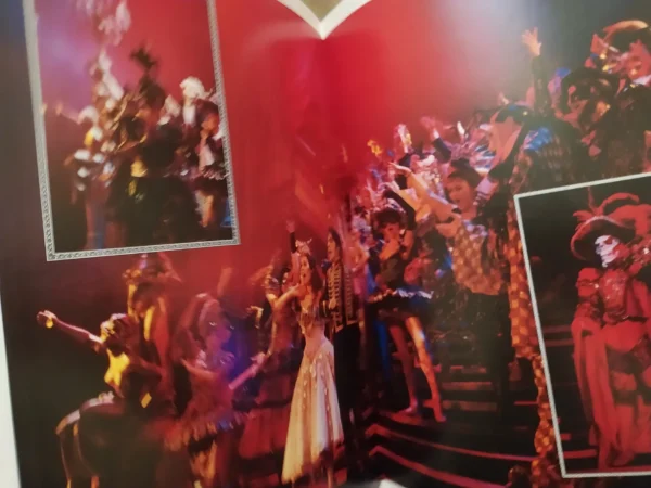 162540302_65b63689858493-35528216IMG_20240127_19.webp Das PHANTOM der OPer