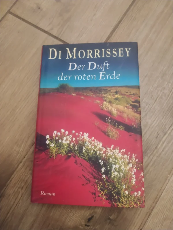 163100543_65c88e788e0867-31038136IMG_20240211_09.webp Der Duft der Roten Erde - Di Morrissey