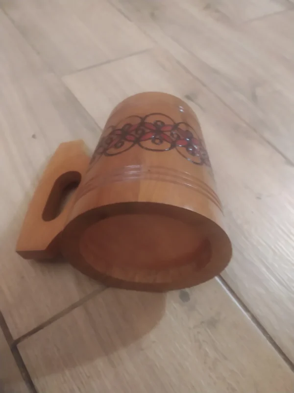 Velika drvena krigla od preko pola litre