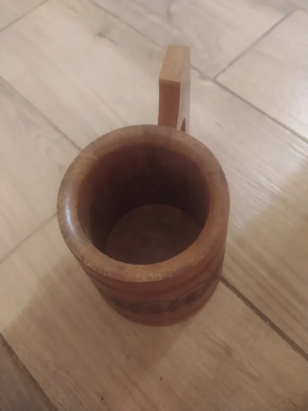 Velika drvena krigla od preko pola litre