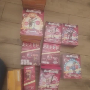 Playmobil set sa iznenadjenjem muzicarke