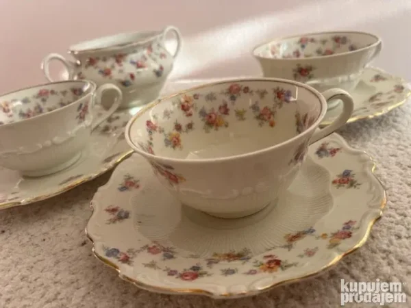 178777630_67dc4948b14cf4-14599519image0.webp Porcelanskes solje sa tacnicama i posuda za secer Lchinding