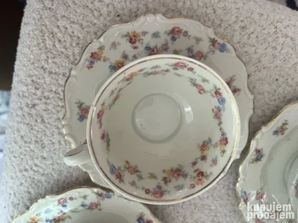 178777630_67dc49493c9155-49507848image1.webp Porcelanskes solje sa tacnicama i posuda za secer Lchinding