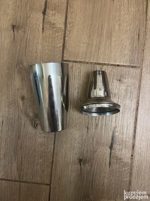 181113330_6830cca77f3fb1-89004959IMG_6134.webp Šejker trodelni inox iz nemacke