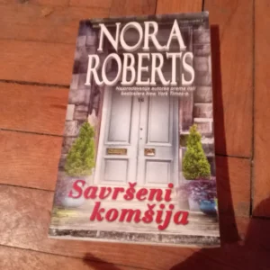 187234301_692757c83f5067-08447447IMG_20251126_20.webp Savrseni Komsija -Nora Robberts