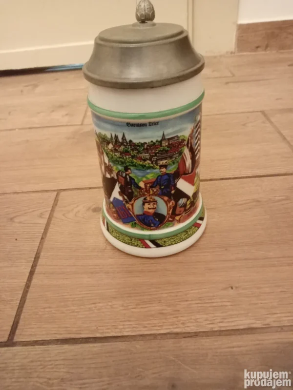krigla za pivo sa poklopcem od cina