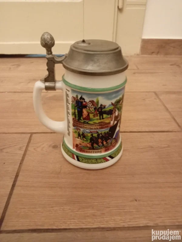 krigla za pivo sa poklopcem od cina