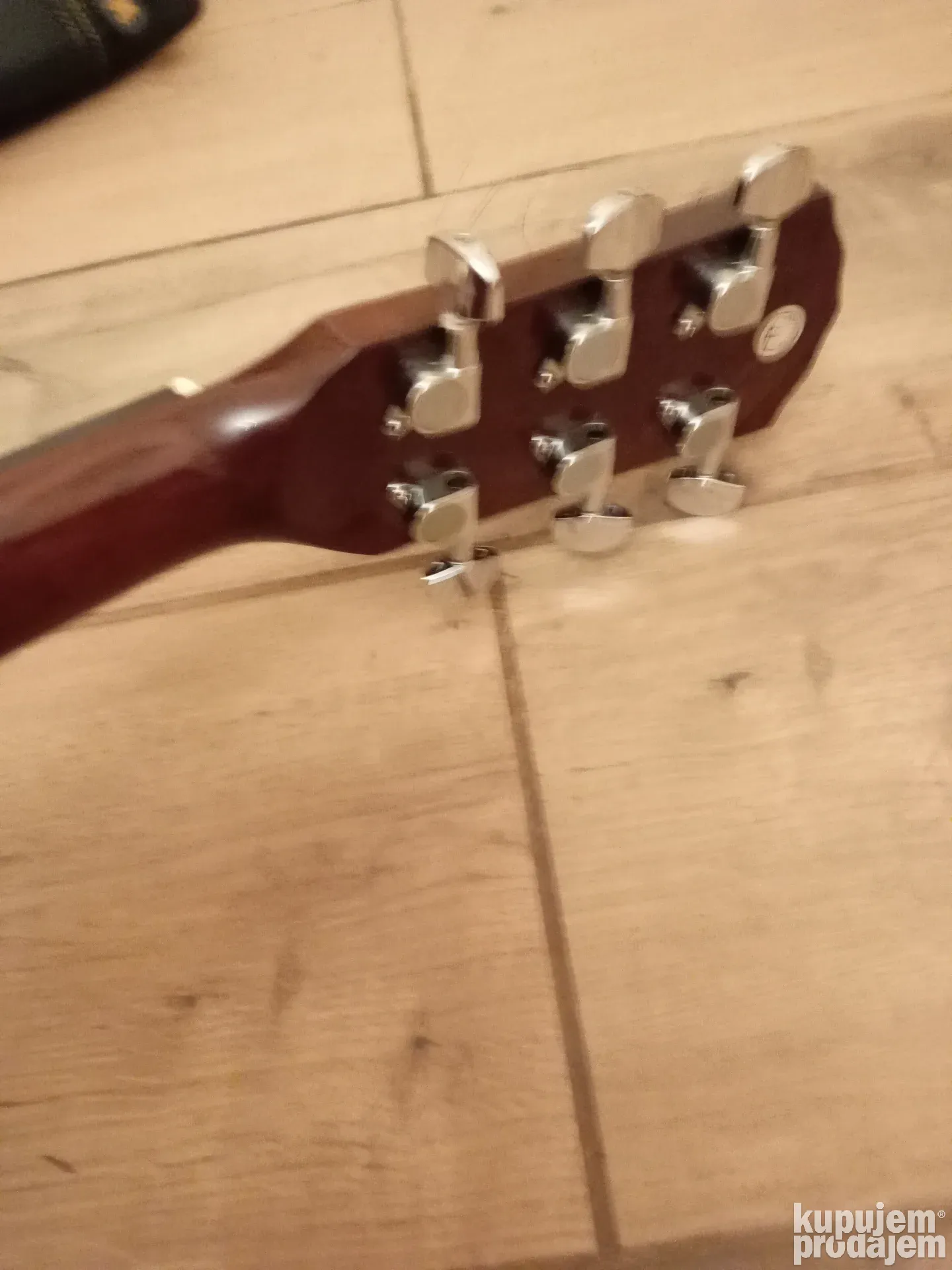 akusticna gitara FENDER DG 5 SB