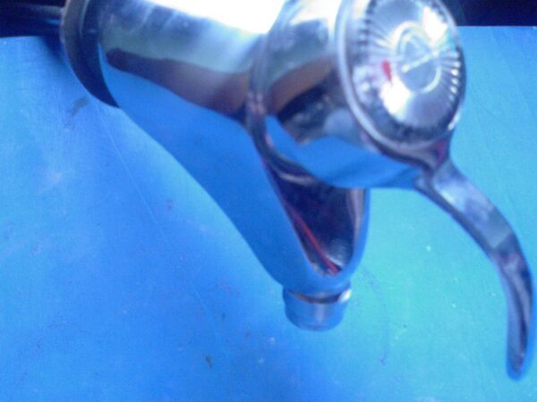19802029_slavina-lavabo.jpg slavina
