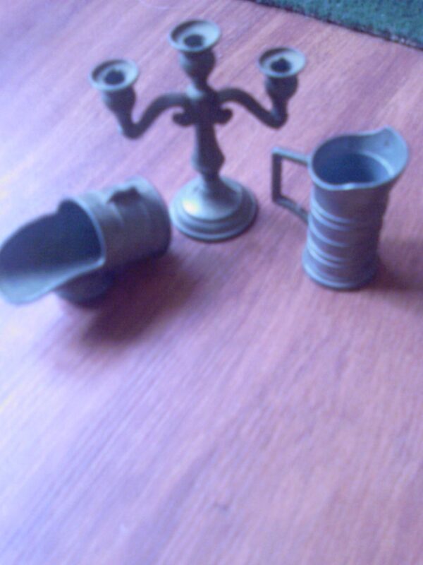 21868303_olovni-krcazi-i-svecnjak.jpg minijaturne metalne olovne figure