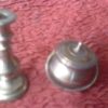 21868582_svecnjak-i-bakrac.jpg minijaturne livene mesingane figure