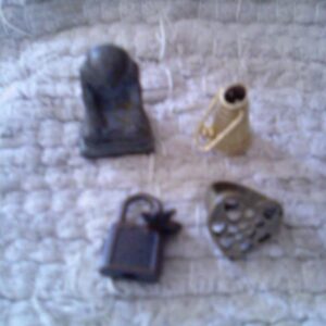 21968861_55edc47dd7f614-13892448sving.jpg 4 mesingane figurice