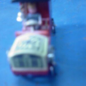 21972369_ambul.jpg drvena maketa starih ambulantnih kola