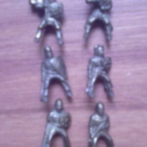 21974826_6-konjanika.jpg 6 razlicitim metalnih konjanika