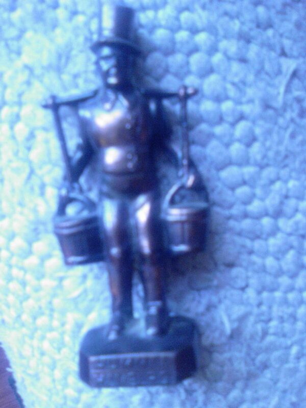 22060875_vodonos.jpg figura vodonose od mesinga
