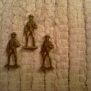 26120040_560fbfcae1cec0-297198973r.jpg mesingane figurice revolverasa