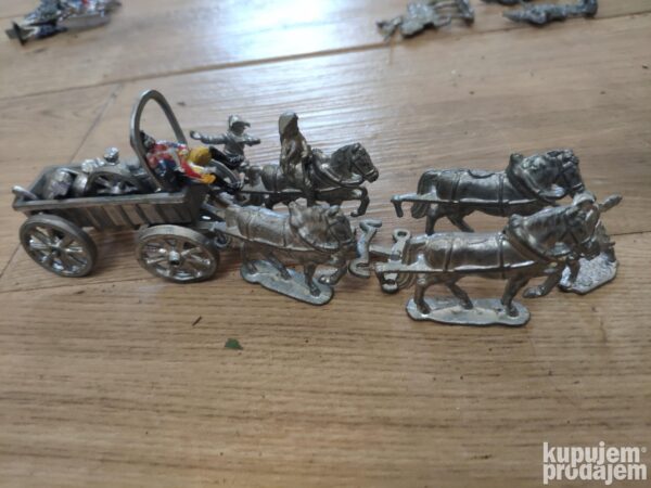 28326037_60c5d43c2bf390-77491172IMG_20210613_11.jpg metalne figure sa kolima