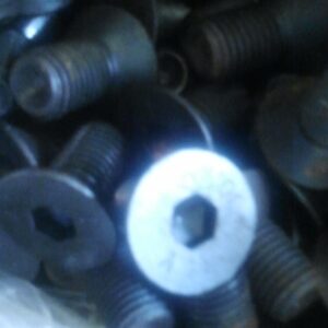 32030350_56fd559bc552e1-7904794420160331_162654-1-.jpg imbus vijak upustena glava 16x30 kv 10,9