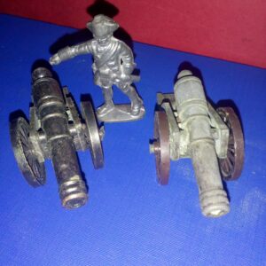 46666121_59260299a80001-93209430IMG_20170524_181116.jpg metalne figure topova i vojnika