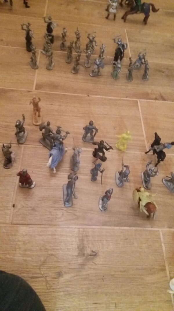 49534352_5fa3071145bf18-0234366920201104_202907.jpg vitezi razne figure