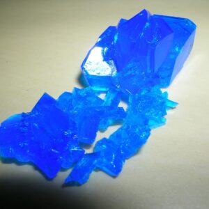 62723286_5b2b760b8d5196-876310611200px-CuSO4-5H2O.jpg PLAVI KAMEN kristal