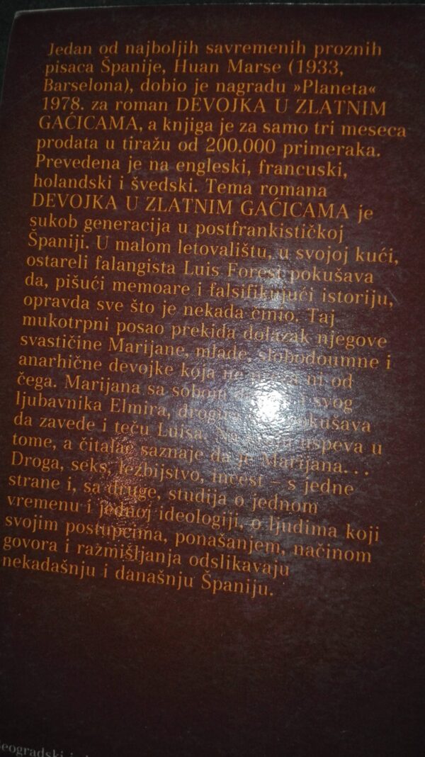 Devojka u Zlatnim Gacicama