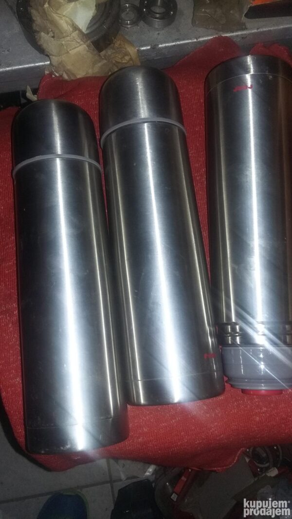86467307_5dd05e86b3e0a1-1323923120191116_212158.jpg Termos REER inox 700 ml