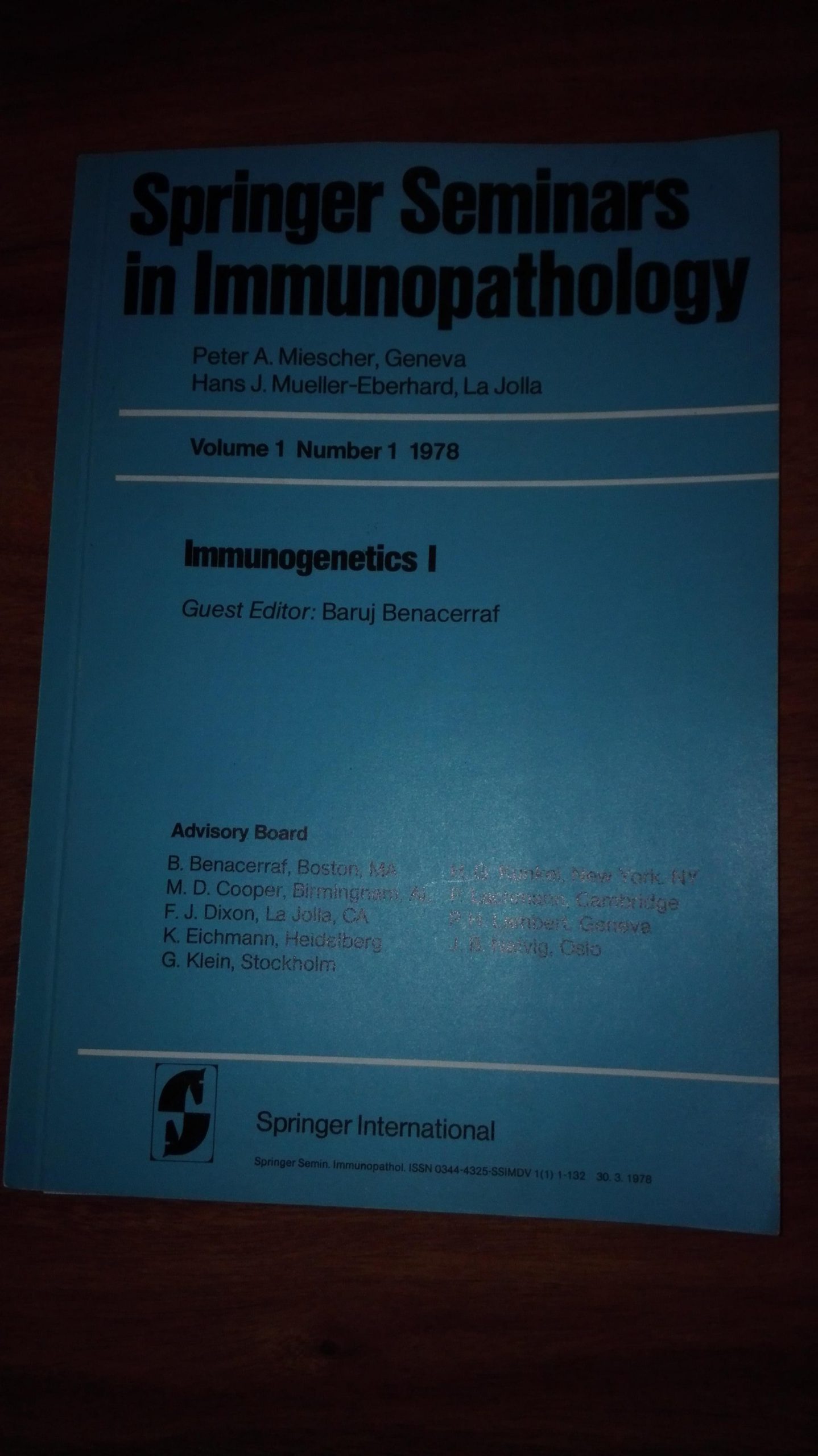 Springer Conference Book springer seminars in Immunopathology - Princ Shop
