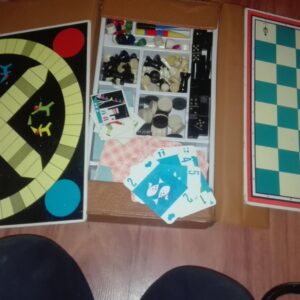 set drustvenih igara u koferu