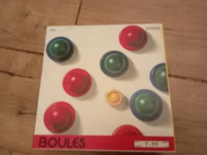Boules društvena igra kao balote za sobu