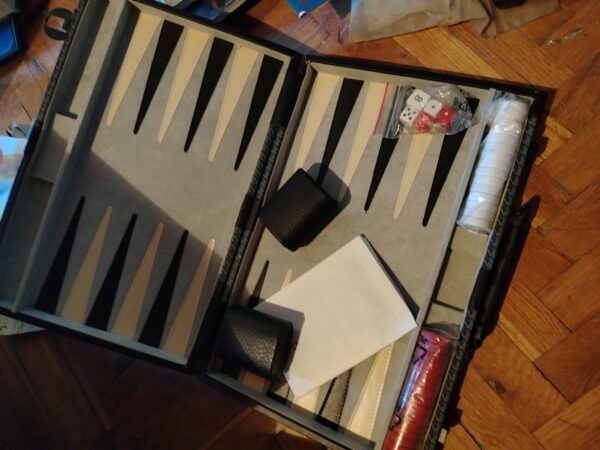 Backgammon u koferu