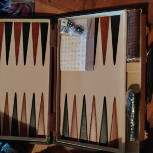 IMG_20260425_172130_1 Backgammon drustvena igra u braon koferu