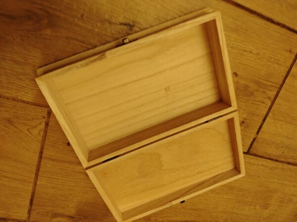 drvena kutija za cuvanje stvari